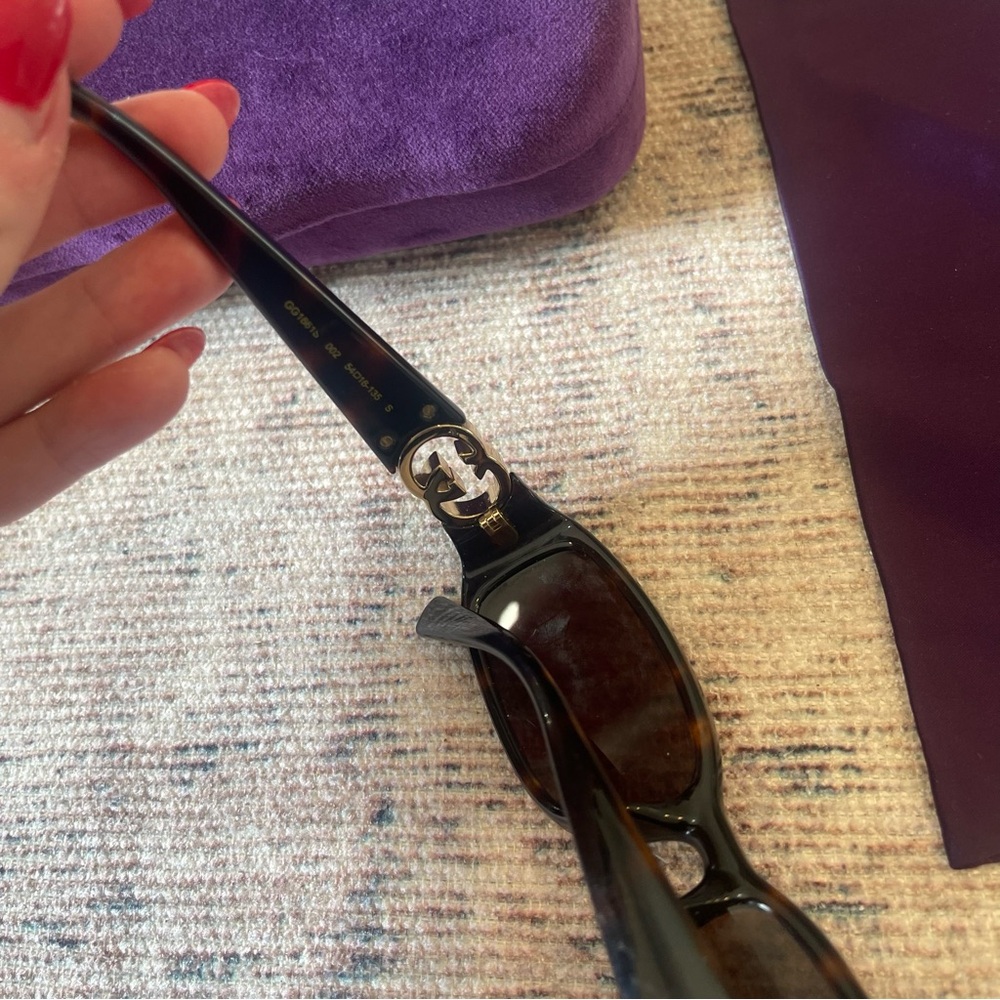 Gucci Rectangular Frame Sunglasses For Women In D… - image 7